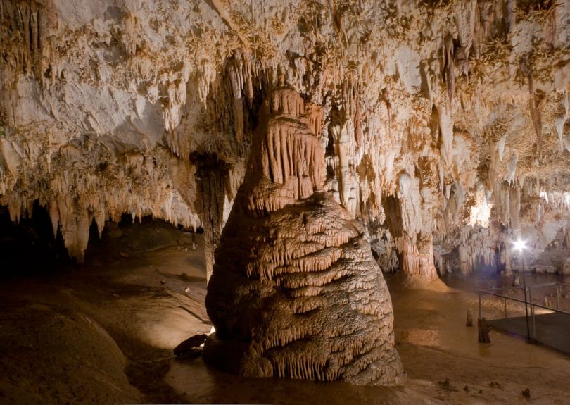 1. Cuevas de Pozalagua Karrantza Bizkaia