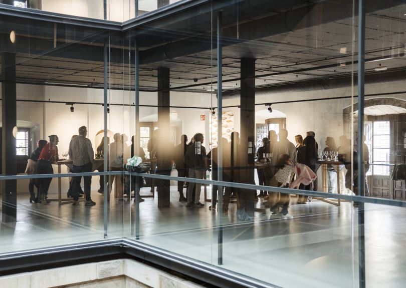 Público asistiendo a una ponencia sobre vinos